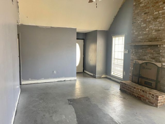 229 Sam Rayburn Dr., Hattiesburg, MS 39402