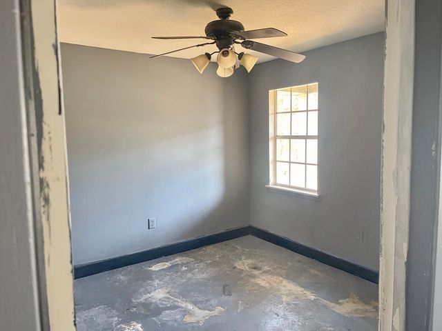 229 Sam Rayburn Dr., Hattiesburg, MS 39402