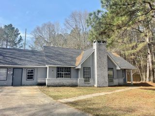 229 Sam Rayburn Dr., Hattiesburg, MS 39402