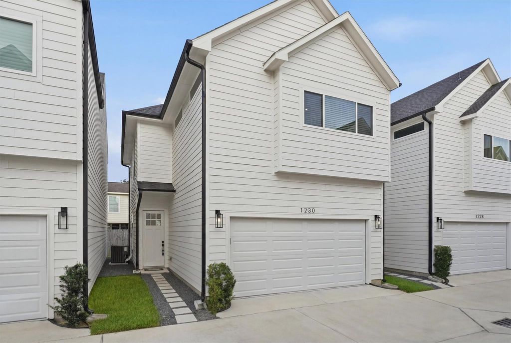 1230 Mcneil Street, Houston, TX 77009
