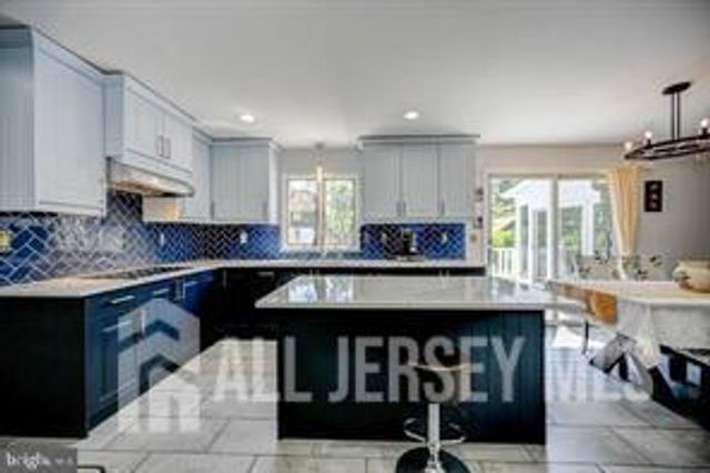 3 Leshin Lane, Hightstown, NJ 08520