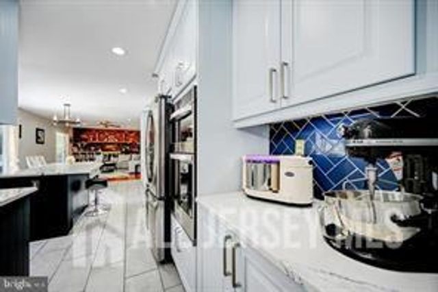 3 Leshin Lane, Hightstown, NJ 08520