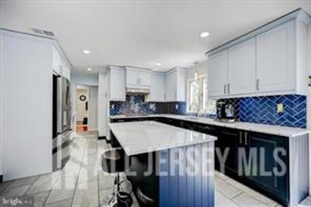 3 Leshin Lane, Hightstown, NJ 08520