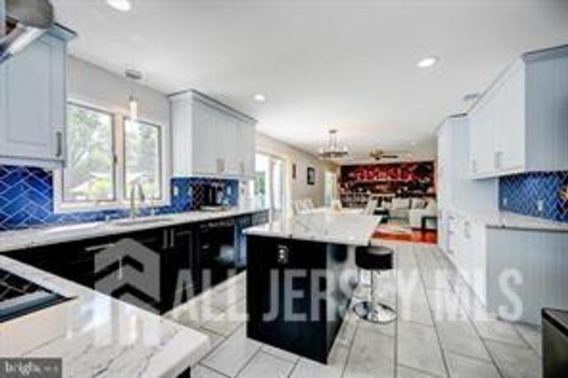 3 Leshin Lane, Hightstown, NJ 08520