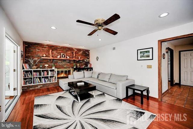 3 Leshin Lane, Hightstown, NJ 08520