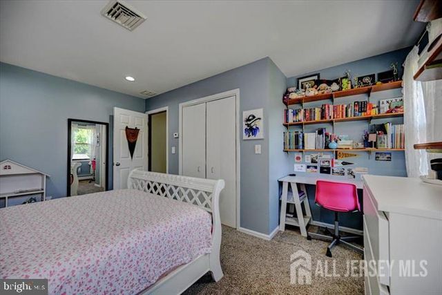 3 Leshin Lane, Hightstown, NJ 08520