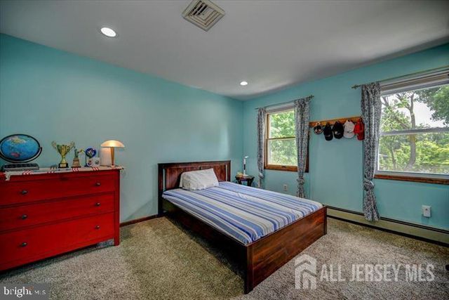 3 Leshin Lane, Hightstown, NJ 08520