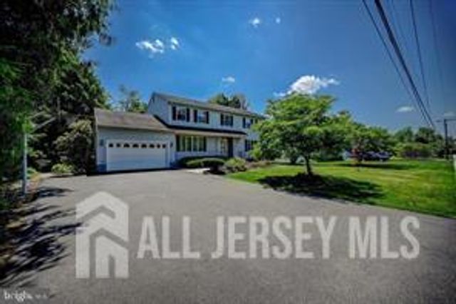 3 Leshin Lane, Hightstown, NJ 08520