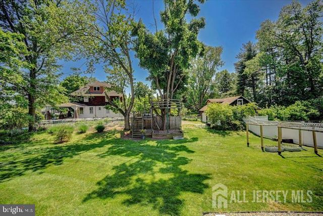 3 Leshin Lane, Hightstown, NJ 08520