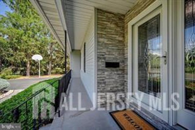 3 Leshin Lane, Hightstown, NJ 08520