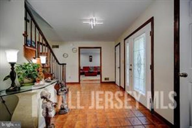 3 Leshin Lane, Hightstown, NJ 08520
