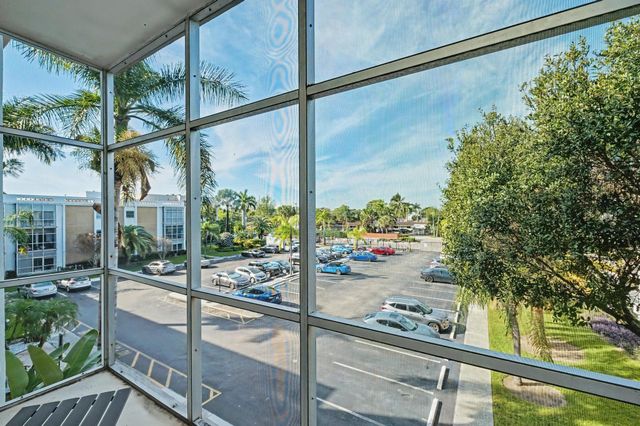 3000 NE 16th Ave 305, Oakland Park, FL 33334