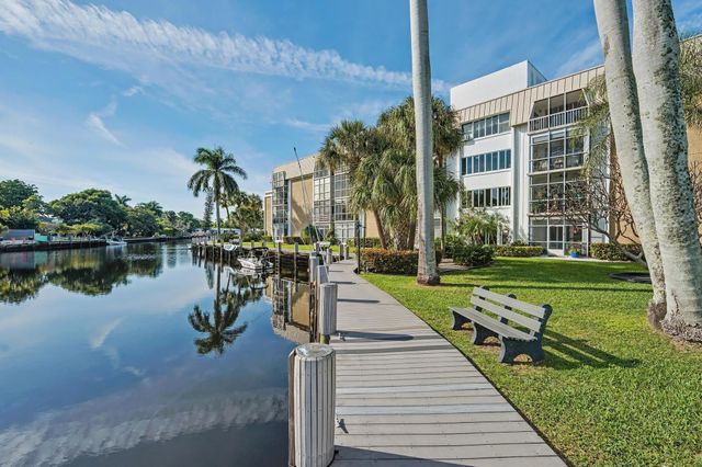 3000 NE 16th Ave 305, Oakland Park, FL 33334