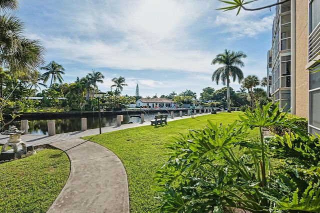 3000 NE 16th Ave 305, Oakland Park, FL 33334