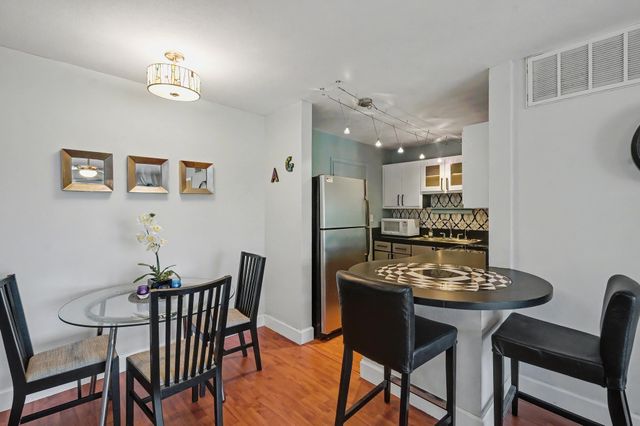 3000 NE 16th Ave 305, Oakland Park, FL 33334