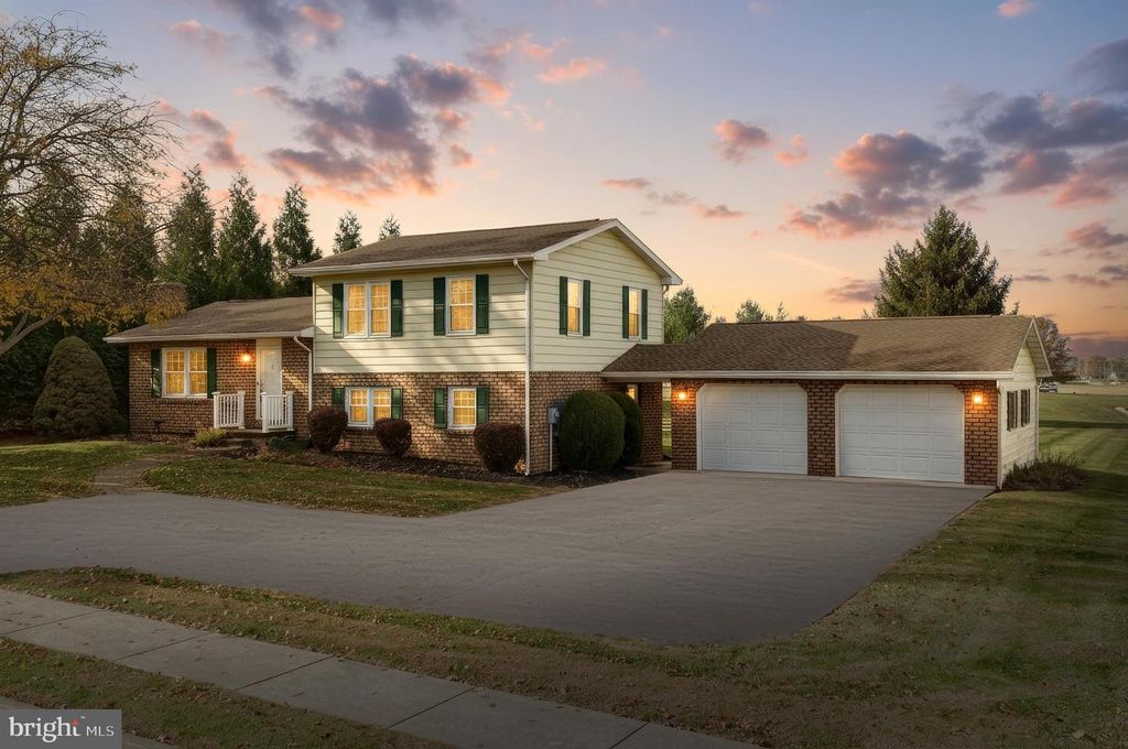 51 MICHAEL ST, Hanover, PA 17331