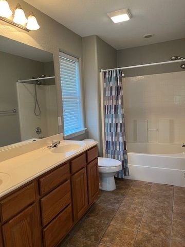 521 Sweetwater Drive, Weatherford, TX 76085