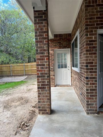 521 Sweetwater Drive, Weatherford, TX 76085