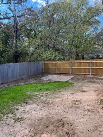 521 Sweetwater Drive, Weatherford, TX 76085