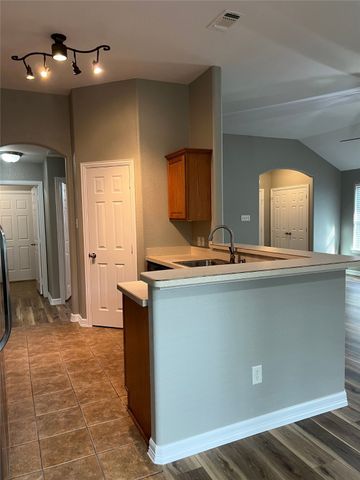 521 Sweetwater Drive, Weatherford, TX 76085