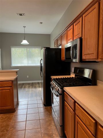 521 Sweetwater Drive, Weatherford, TX 76085