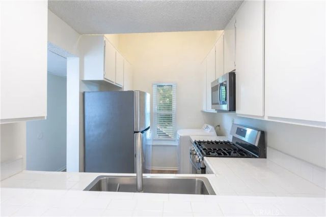 305 Orange Blossom, Irvine, CA 92618