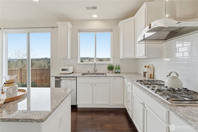 8218 NE 196 Street, Kenmore, WA 98028