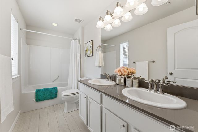 8218 NE 196 Street, Kenmore, WA 98028