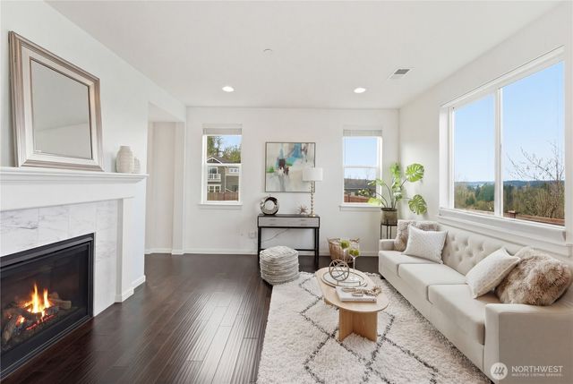 8218 NE 196 Street, Kenmore, WA 98028