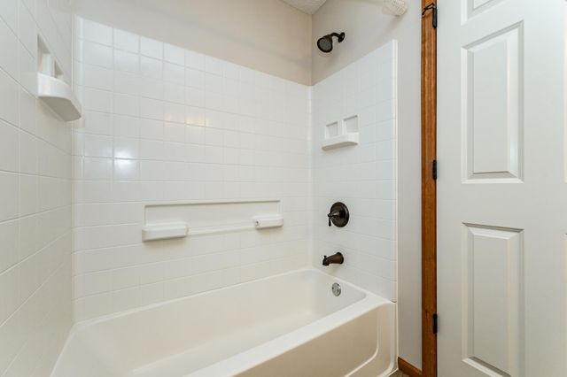 228 Emory Lane SE, Rochester, MN 55904