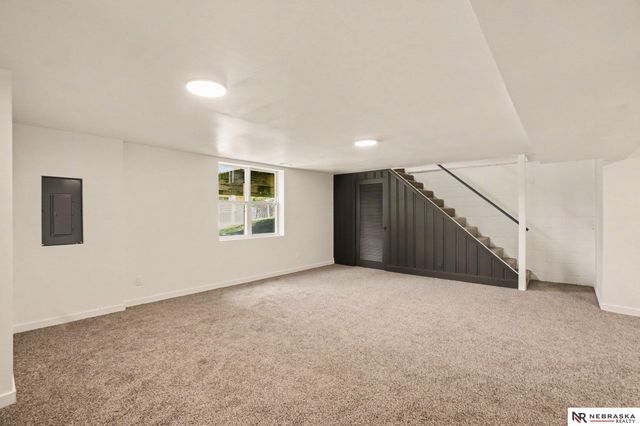 1704 N 56th Street, Omaha, NE 68104