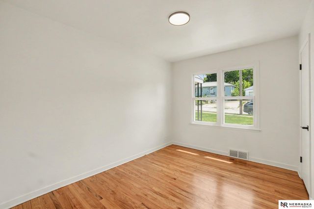 1704 N 56th Street, Omaha, NE 68104