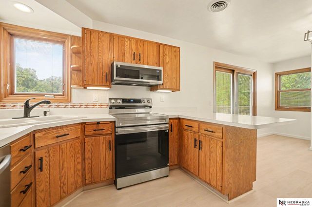 1704 N 56th Street, Omaha, NE 68104