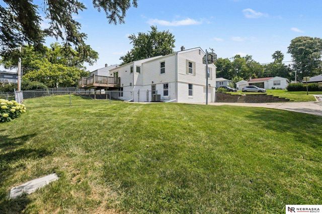 1704 N 56th Street, Omaha, NE 68104