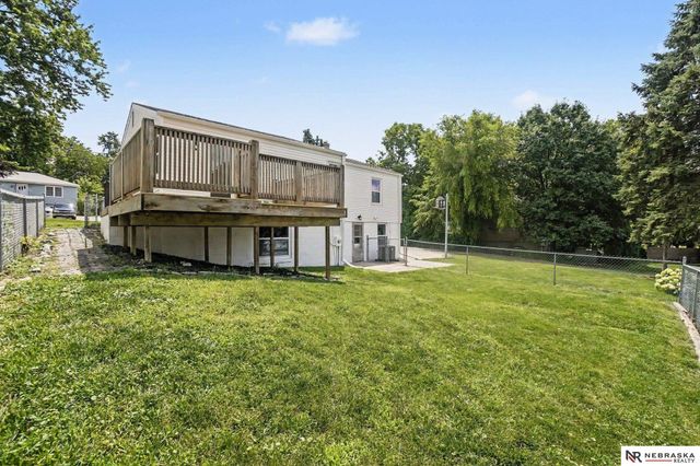 1704 N 56th Street, Omaha, NE 68104