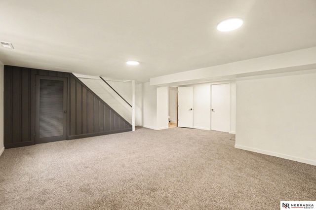 1704 N 56th Street, Omaha, NE 68104