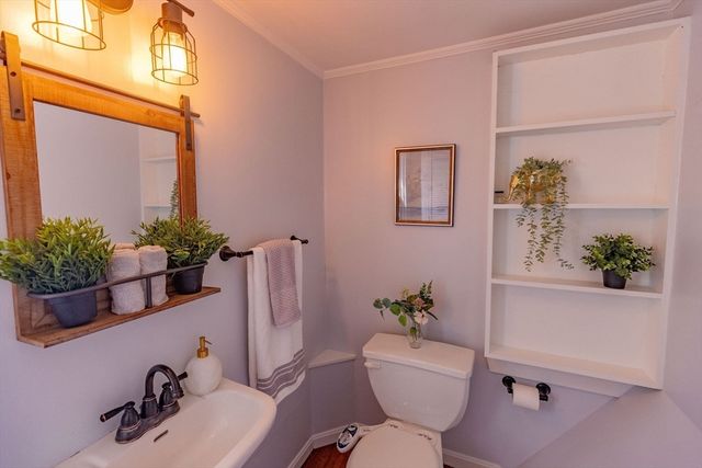 124 Gainsville Rd, Dedham, MA 02026