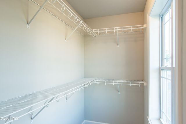 7 Mapleton Court, Clifton Park, NY 12065