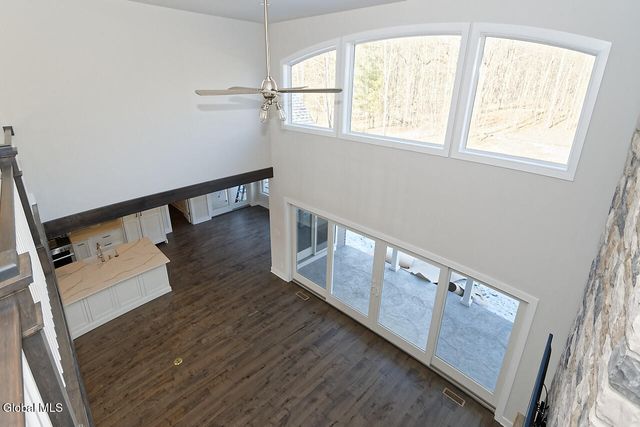 7 Mapleton Court, Clifton Park, NY 12065