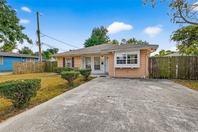 1111 Choate Circle, Houston, TX 77017