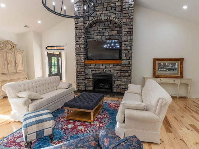 210 Leatherwood Drive, London, KY 40741