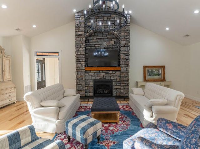 210 Leatherwood Drive, London, KY 40741