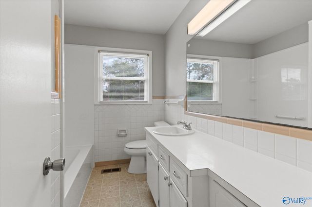 1217 Briar Hollow Trail, Huntsville, AL 35802