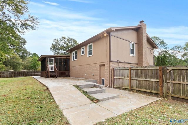 1217 Briar Hollow Trail, Huntsville, AL 35802