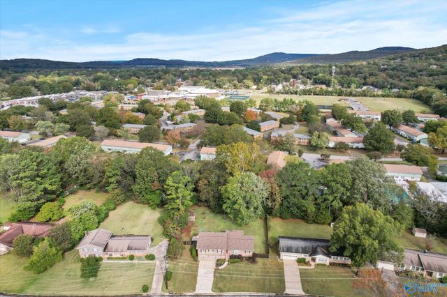 1217 Briar Hollow Trail, Huntsville, AL 35802