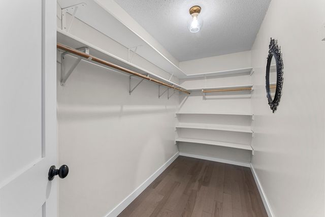 9201 La Rivier Court, Eden Prairie, MN 55347