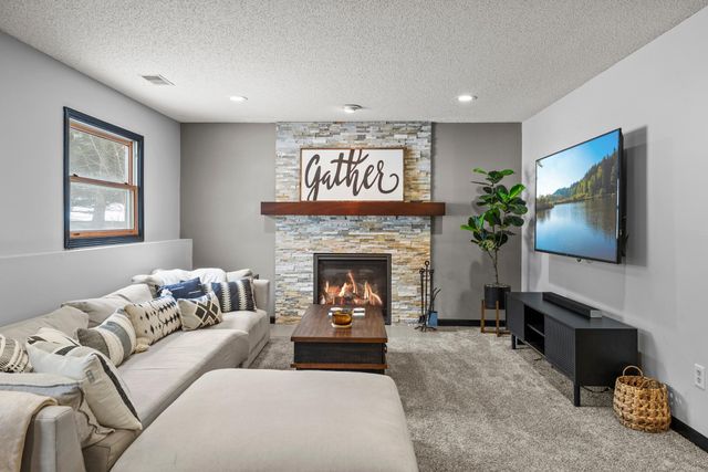 9201 La Rivier Court, Eden Prairie, MN 55347