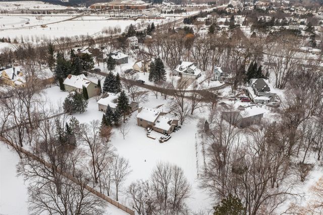 9201 La Rivier Court, Eden Prairie, MN 55347