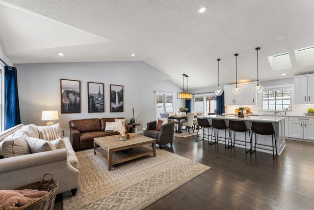 9201 La Rivier Court, Eden Prairie, MN 55347