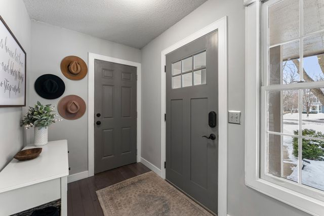 9201 La Rivier Court, Eden Prairie, MN 55347